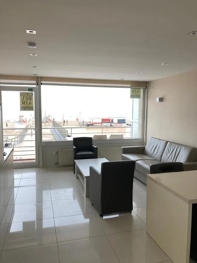 Seaview Studio: Beachfront Retreat with Panoramic Ocean Views Ostend 0*,  Belgium